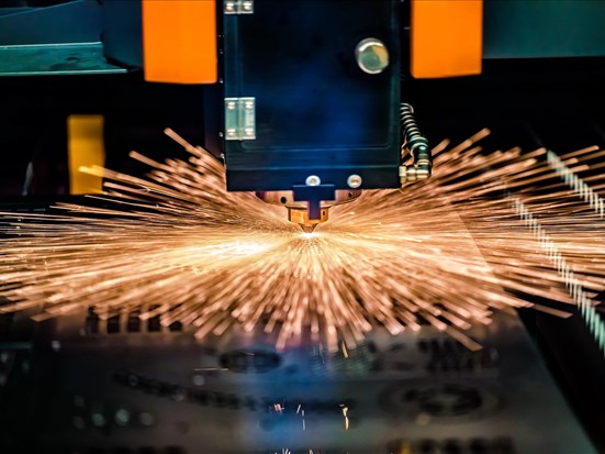 Comment le laser transforme la fabrication métallique moderne