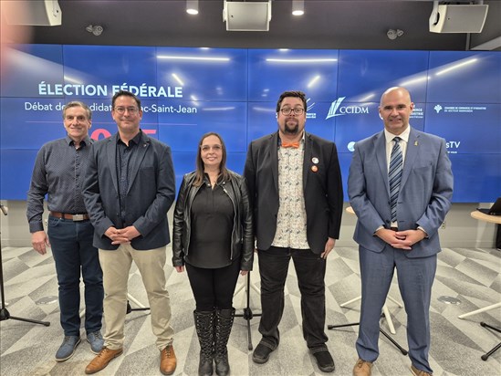 5 candidats débattent et se lancent des flèches