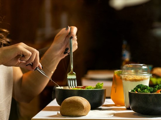 Comment votre alimentation influence votre productivité et votre humeur ?