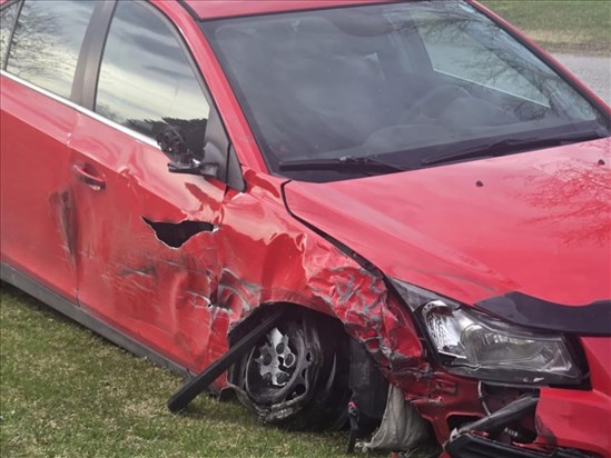 Quadragénaire arrêtée pour vol de véhicule, conduite dangereuse et délit de fuite