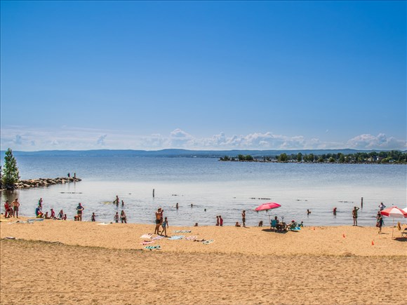 Fermeture temporaire de la plage de la Pointe-Scott à Roberval