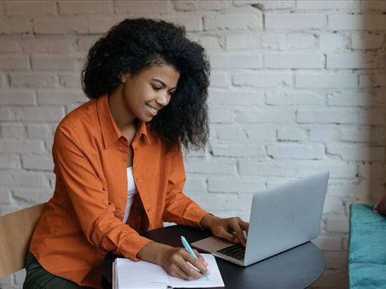 7 astuces pour mieux concilier performance et bien-être au travail