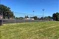 La pose de l'acrylique retarde la réouverture du terrain de tennis à Saint-Félicien