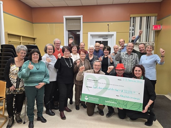 Des bénévoles de Saint-Prime remettent 32 119 $