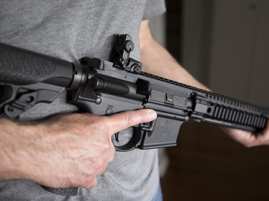 Ottawa lance son programme d’indemnisation pour les « armes d’assaut »