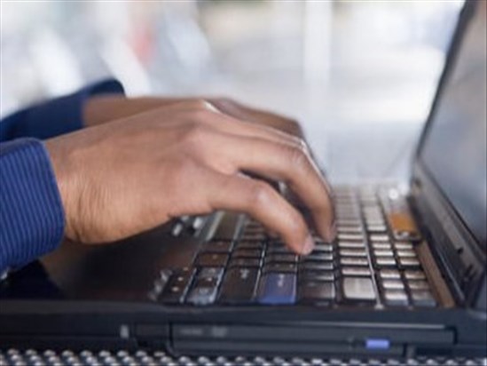 Un nouvel atelier pour aider les aînés à dénouer le vrai du faux