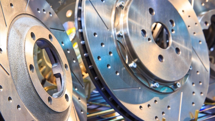 Comment un garage détermine si vos disques doivent être resurfacés ou remplacés ?