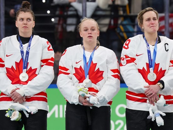 Le Canada croisaient le fer des États-Unis en finale du hockey féminin