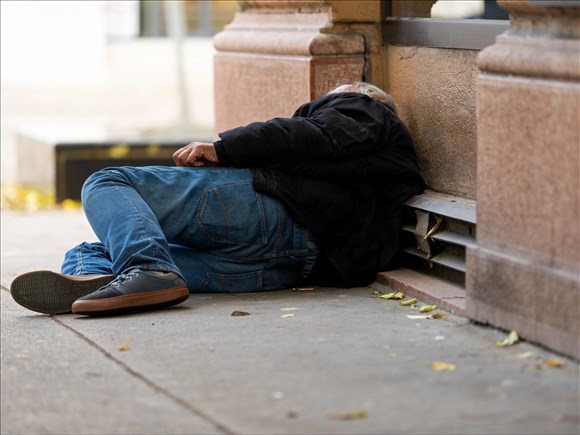 Québec investit 24,8 millions $ pour la lutte contre l’itinérance