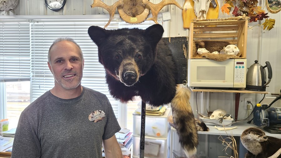 Frédéric Boivin, le dernier taxidermiste au lac?