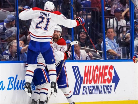 Avec seulement 9 lancers, le Canadien passe en deuxième ronde