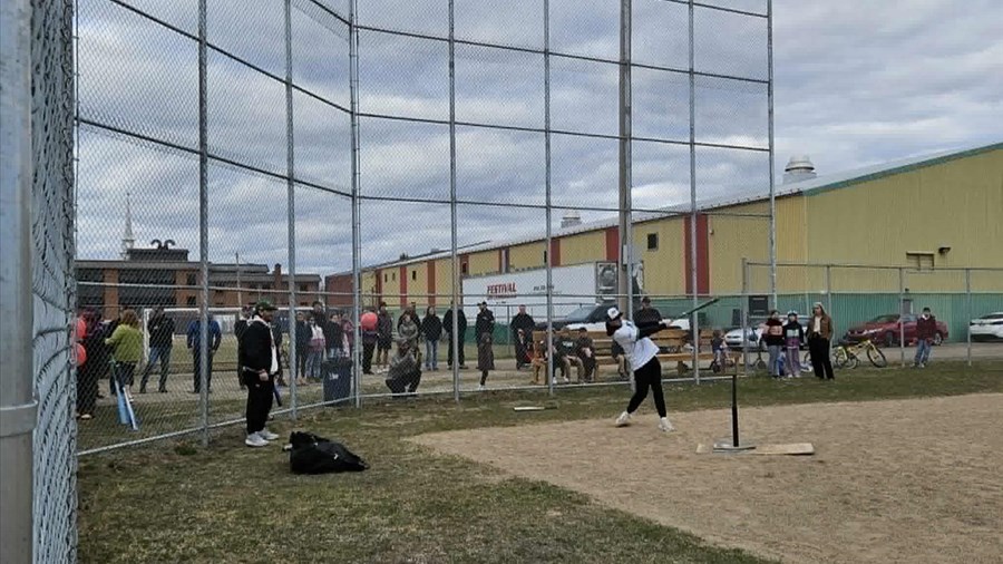 La Doré inaugure son terrain de baseball fraichement rénové 