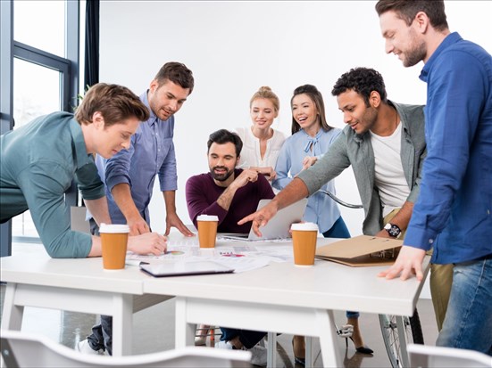 Réunions de projet efficaces : formats, règles et outils qui font gagner du temps