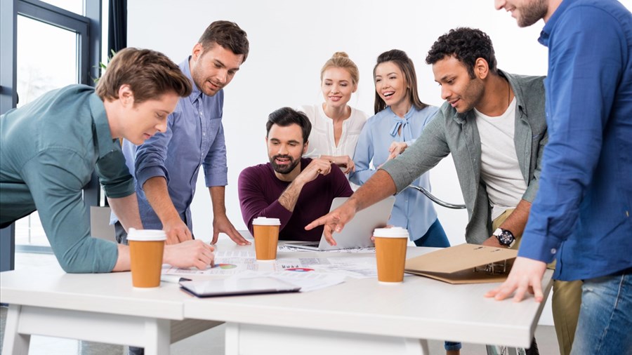 Réunions de projet efficaces : formats, règles et outils qui font gagner du temps