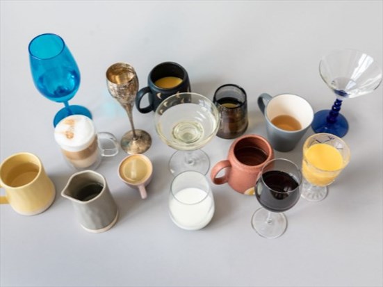 Café, thé, vin rouge : l'impact de vos habitudes sur la couleur de vos dents