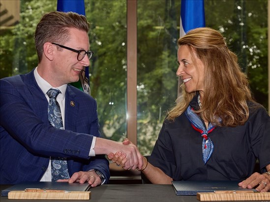 Le Québec et l’Alberta signent une entente de coopération