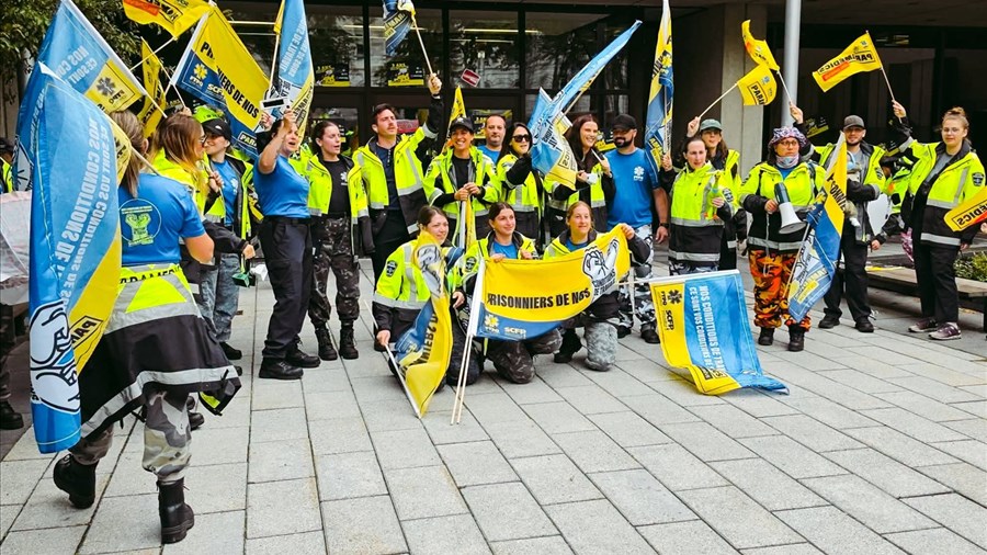 Les paramédics en grève rejettent massivement l'offre patronale